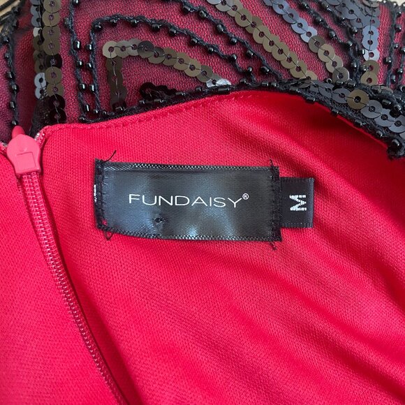 Fundaisy 1920s Flapper Sequin Dress with Fringe - Picture 9 of 10